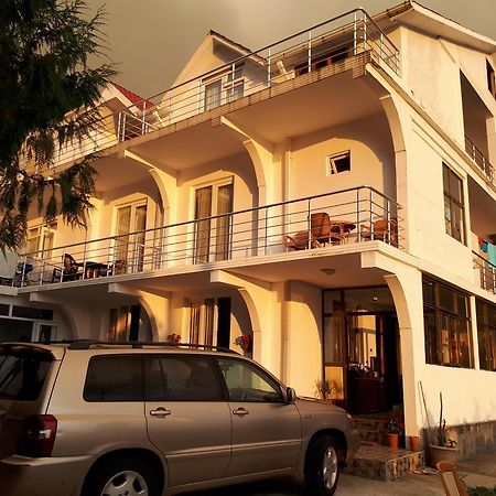Rezo'S House Hotel Kvariati Luaran gambar