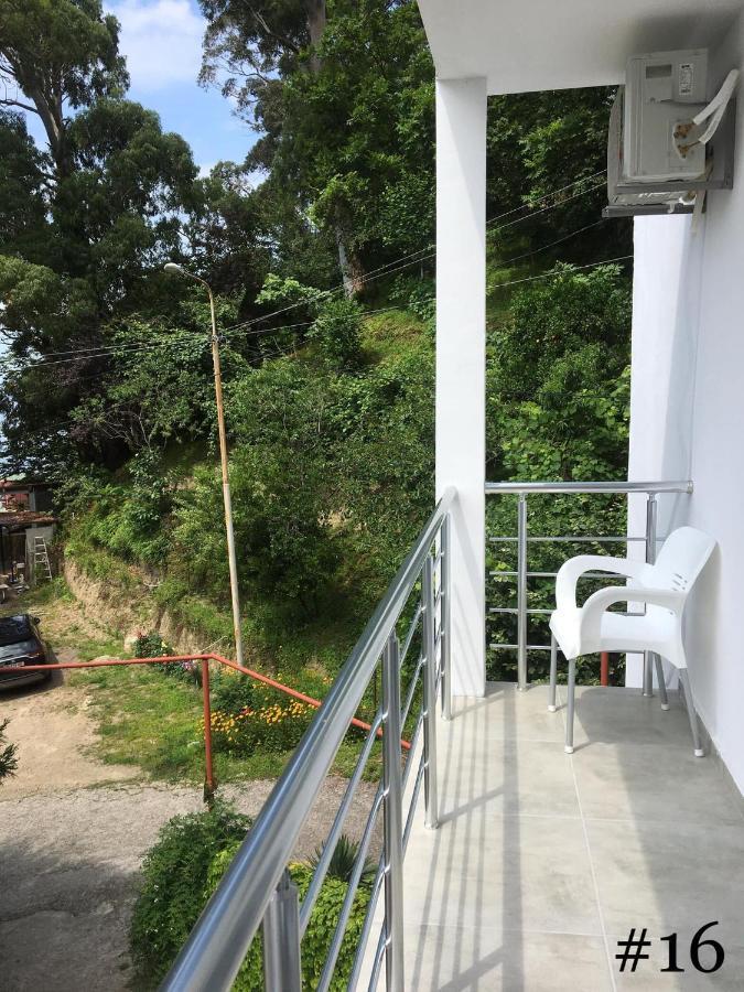Rezo'S House Hotel Kvariati Luaran gambar