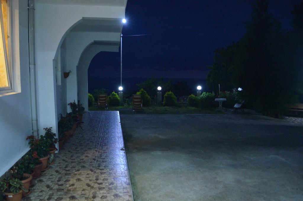 Rezo'S House Hotel Kvariati Luaran gambar