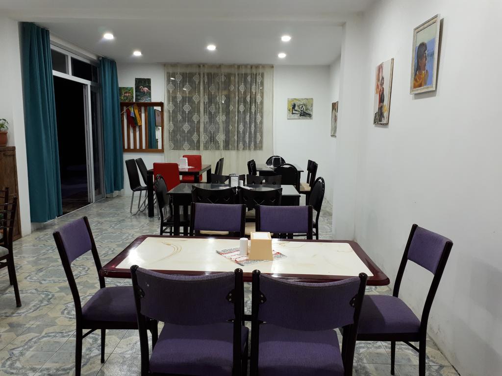 Rezo'S House Hotel Kvariati Luaran gambar