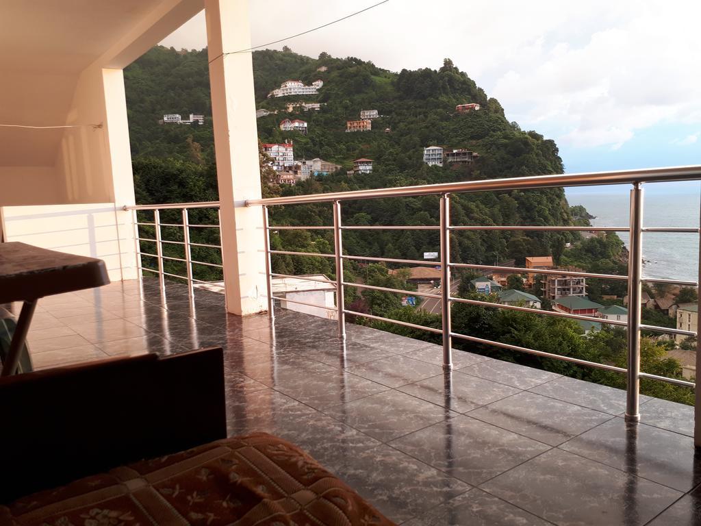Rezo'S House Hotel Kvariati Luaran gambar