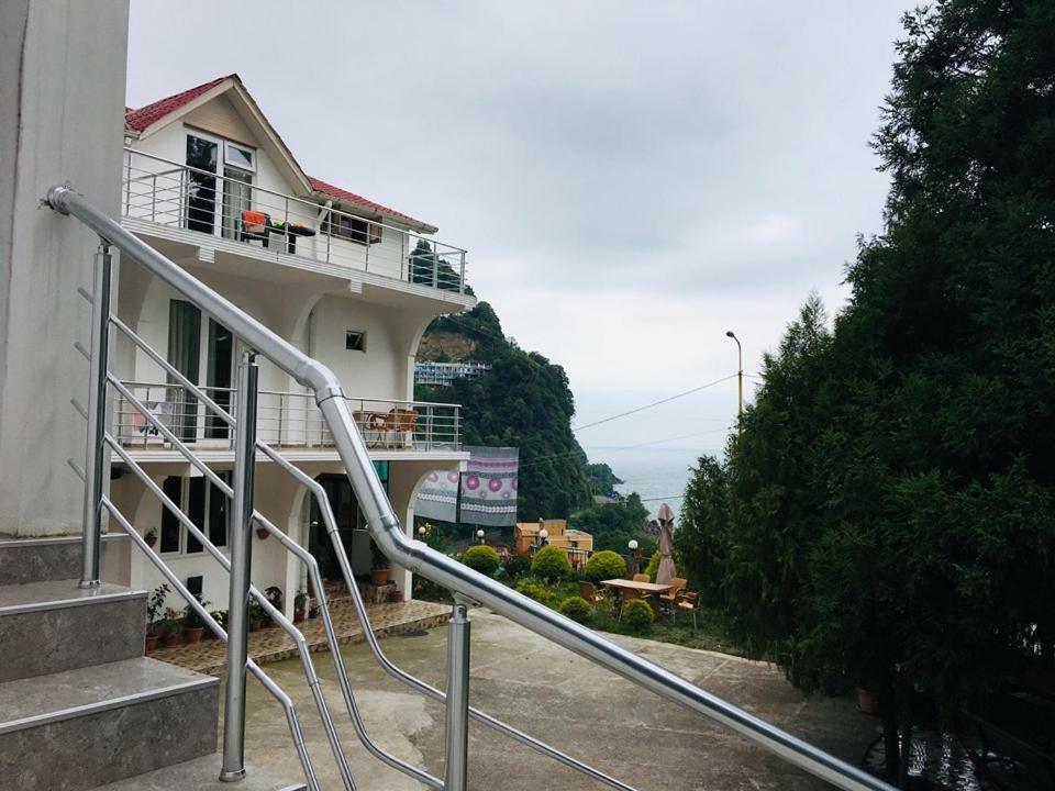 Rezo'S House Hotel Kvariati Luaran gambar